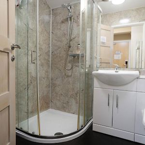 Habitación Estándar con 2 Camas Individuales